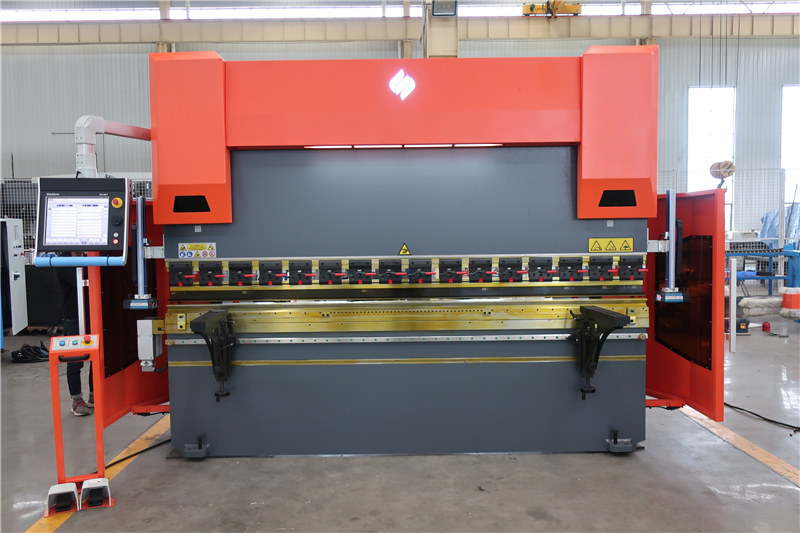 ACCURL cnc trykkbrems DA66T 4axis 3000mm