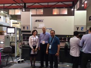 Earl melon kunder besøker vår utstilling