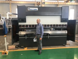 Iran Client Testing Machine i vår fabrikk 1